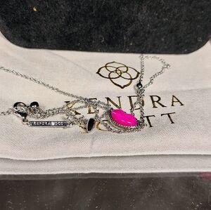 Kendra Scott Lips Silver Pendant Necklace in Hot Pink Mother-of-Pearl